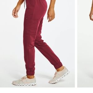 Jaanuu scrub set (top and bottom)